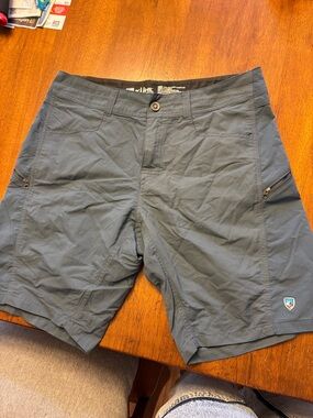 Men's Gray Outdoor Performance Shorts size 33 worn once